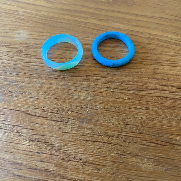 Carved agate and turquoise rings bands size 8 - Picture 3 of 5